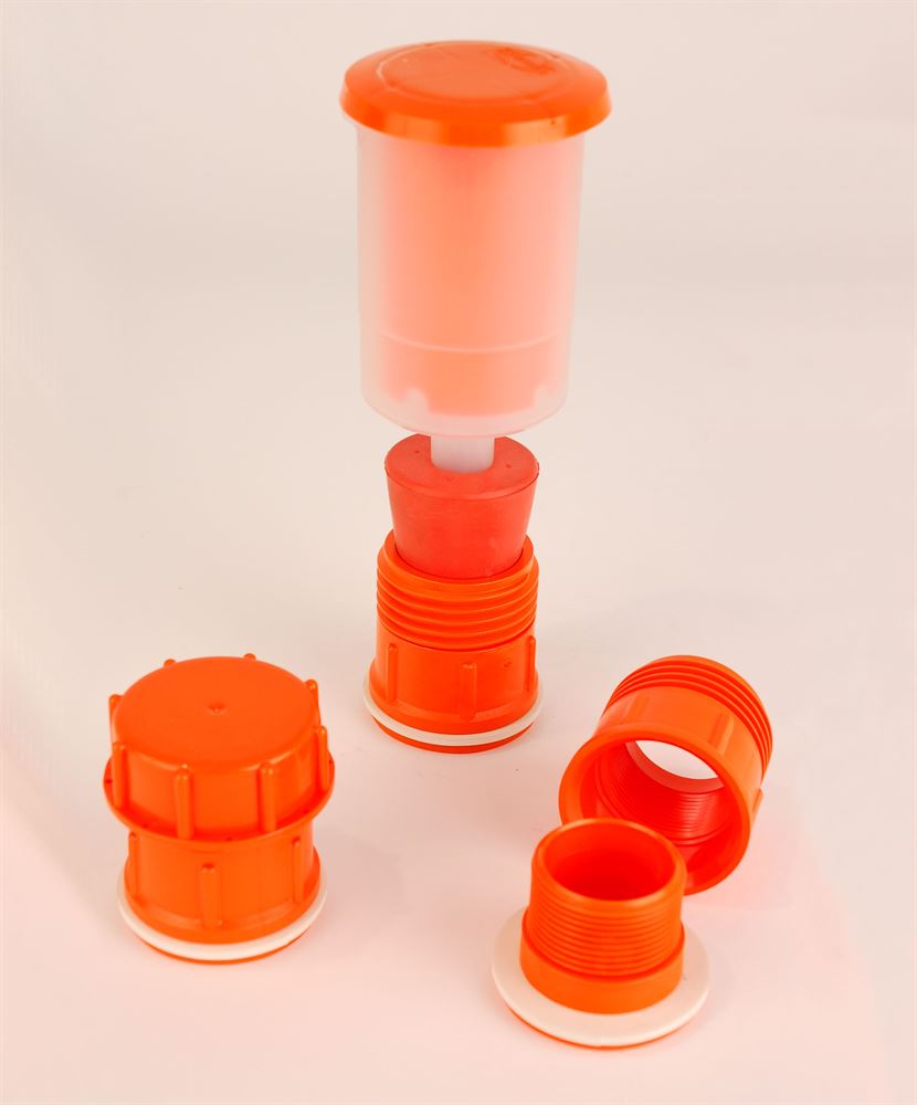 Shown with airlock & bung (available separately)